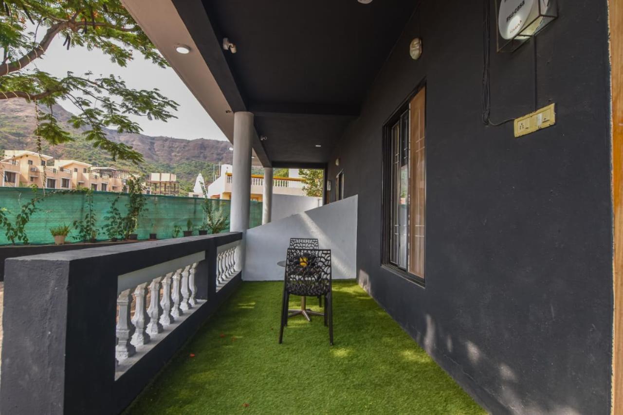 Black Stone Villa Karli Bagian luar foto
